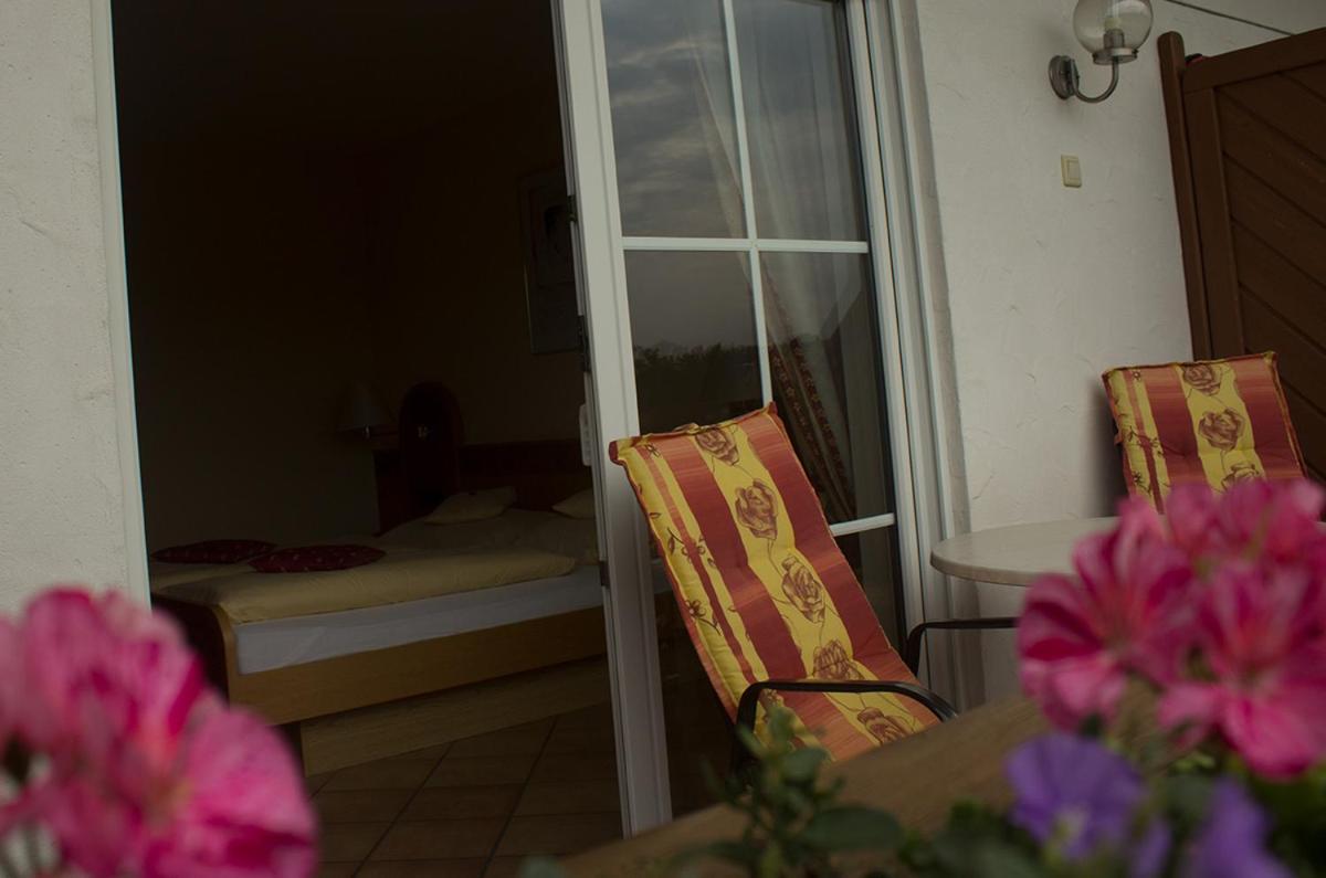 Gaestehaus Vinetum Altdorf  Екстер'єр фото